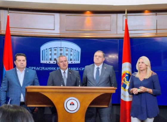 Višković podnio ostavku na mjesto predsjednika Vlade RS, pljuštale prijetnje i uvrede, Dodik se stavio na čelo pokreta za ...