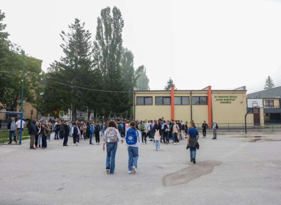 U KS-u danas počinje nova školska godina, u klupama više od 60.000 učenika