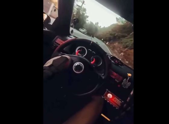 Uhapšen Konjičanin koji je nogom upravljavo automobilom