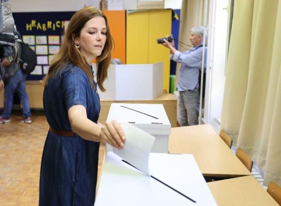 Demokratija širom svijeta nastavila slabiti