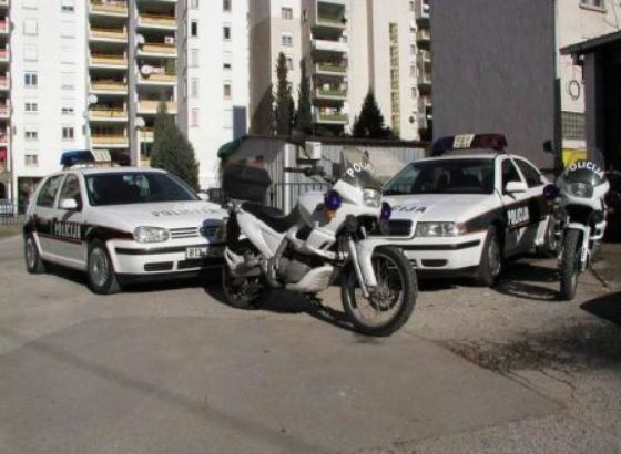 Mostar: Peugeotom naletio na tri pješaka
