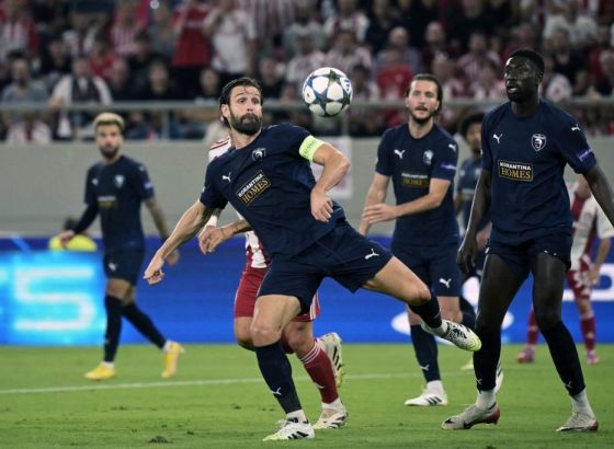 Pafos se s igračem manje odbranio na gostovanju kod Olympiacosa, remi u Pragu