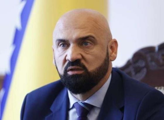 Isak reagovao na izjave Vučića: Onaj ko vlastiti narod guši policijskim pendrecima priča o zaštiti srpskog naroda u BiH