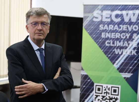 Miha Švent iz Evropske investicijske banke: Reforme ključne za ulaganja, bez jakih institucija nema jake ekonomije (VIDEO