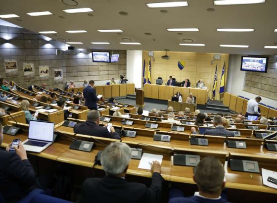 Dom naroda Parlamenta FBiH danas o izmjenama zakona o vatrogastvu i zateznim kamatama