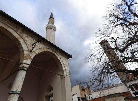 Uhićena skupina iz Srbije: Ispred bogomolja postavljali svinjske glave   