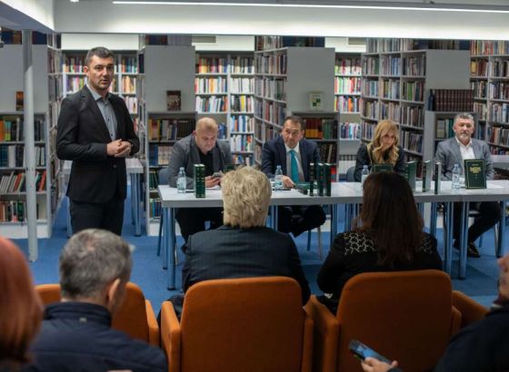 VKBI poklonio rječnike bosanskog jezika bibliotekama u Zagrebu, Ljubljani, Bihaću i Sisku
