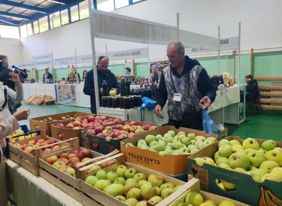 Sajam 'Dani jabuke' u Goraždu okupio više od 80 izlagača iz regiona