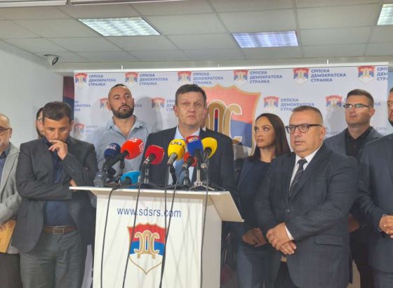 Vukanović: Na građanima je da li će podržati profesionalca bez afere ili će otići za šakom para