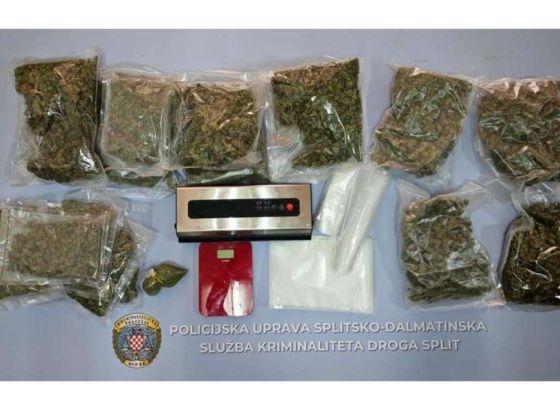 Kod muškarca iz BiH policija u stanu u Splitu pronašla oko 400 grama speeda