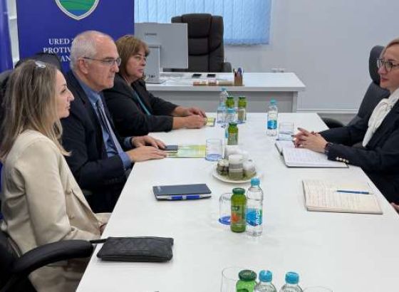 Ambasador Holtzapple podržao rad Ureda za borbu protiv korupcije USK-a