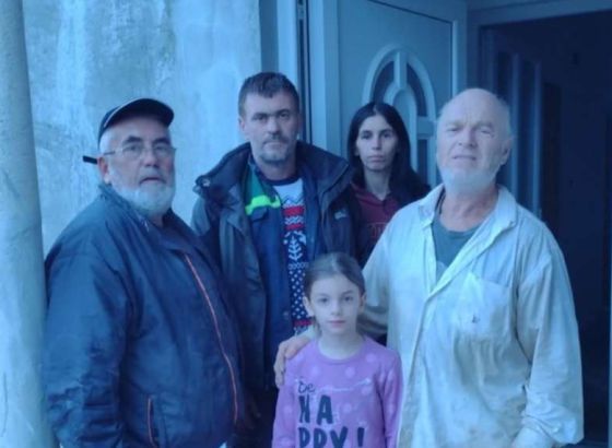 KOMŠIJSKA BRIGA I DOBROTA: Trojica Kladušana izgradila dom porodici Džananović
