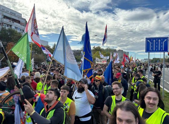 Srbija: Oko 4.000 studenata od jutros u protestnoj šetnji od Beograda ka Novom Sadu