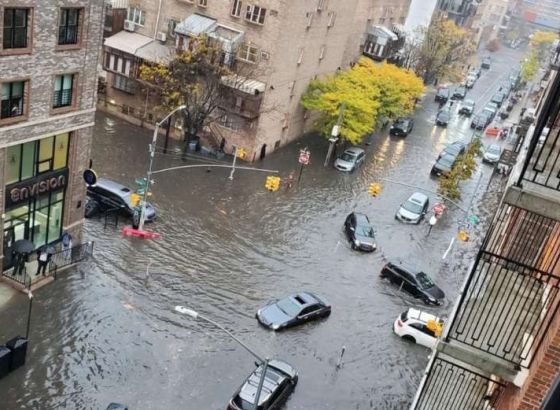 Obilne kiše pogodile New York, poginule dvije osobe