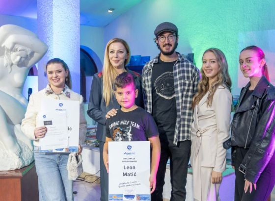 Izložba AquaArt spojila more, umjetnost i mlade