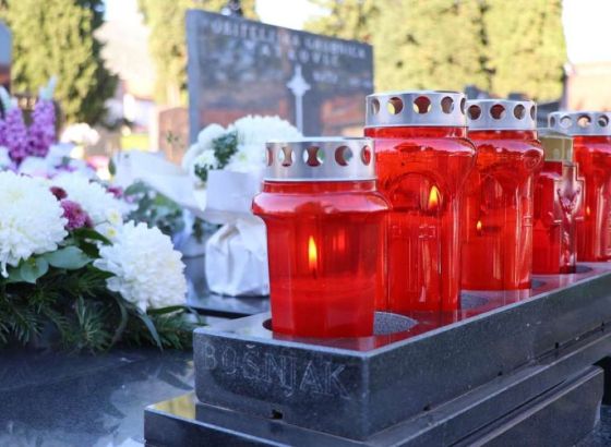 Katolici slave blagdan Svih svetih - dan posvećen svetima i dragim pokojnicima
