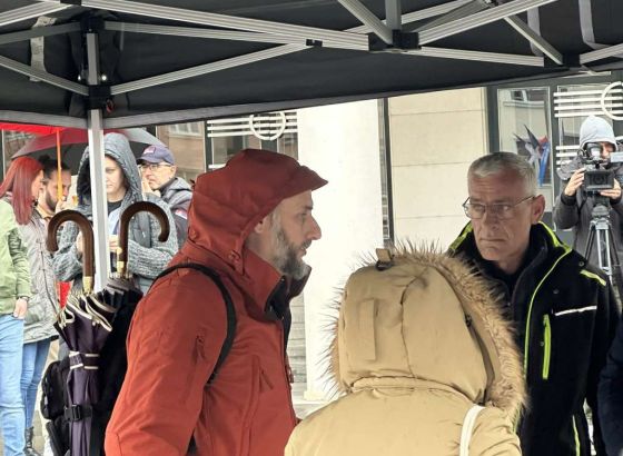 Srbija: Novosadski autoprijevoznik stupio u štrajk glađu