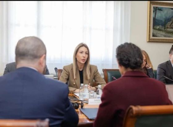 Ruski vlasnici NIS-a spremni prepustiti kontrolu nad kompanijom trećoj strani