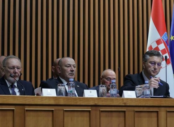 Plenković poziva na vraćanje u normalne okvire: Mi smo jedina brana normalne Hrvatske