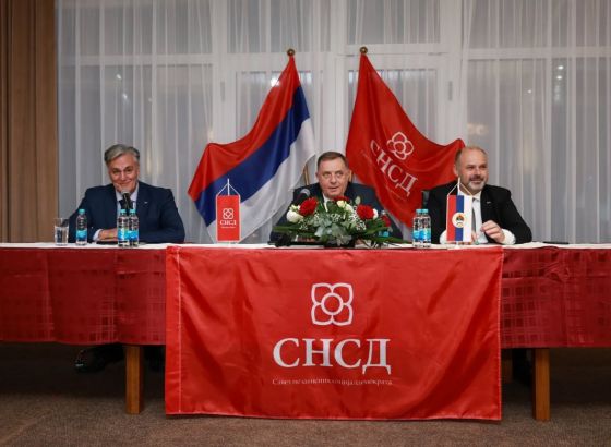 NA ŠTA SE SVODE PREDIZBORNI SKUPOVI SNSD-a: Govor mržnje, laži i manipulacije
