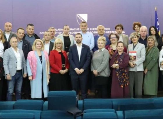 Delić: Potpisani ugovori vrijedni 3,85 miliona KM za jačanje socijalne zaštite u FBiH