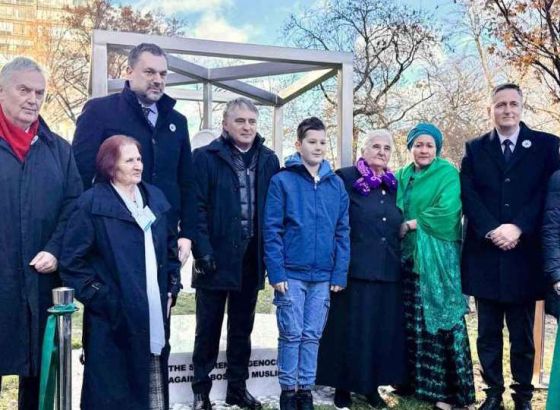 Komšić: 'Cvijet Srebrenice' u vrtu UN-a predstavlja podsjetnik, opomenu i simbol opreza
