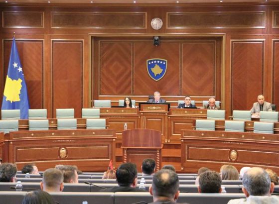 Oporbene stranke bojkotiraju skupštinsku sjednicu, Kosovo riskira odgodu ulaganja od milijardu eura