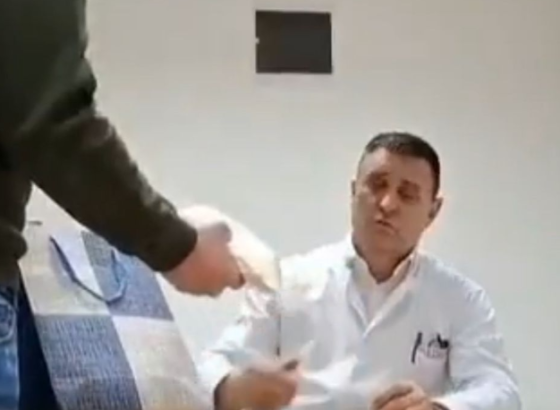 PROCURIO SNIMAK: Direktor UKC-a Banja Luka, Vlado Đajić sa kesom droge, Dodik ga smijenio; On sve negira, tvrdi da ga reketiraju