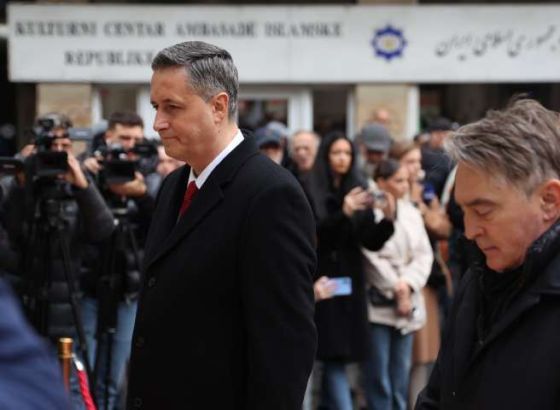 Polaganjem cvijeća kod Vječne vatre brojne delegacije obilježile Dan državnosti BiH
