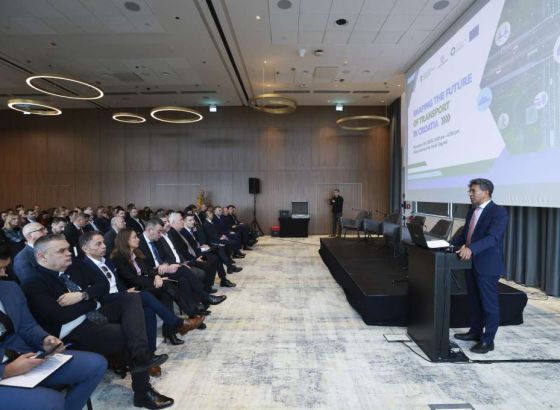 Hrvatska planira uložiti oko 200 milijuna eura u obnovu flote Jadrolinije