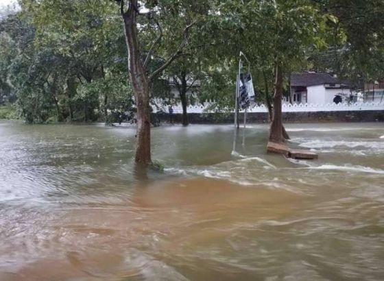 U poplavama i pod klizištima u Šri Lanci poginula najmanje 31 osoba