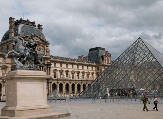 Louvre povećava cijene ulaznica za 45 posto za većinu turista izvan EU