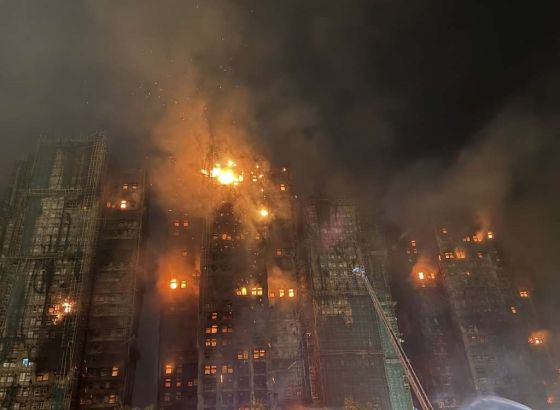 Broj žrtava požara u Hong Kongu porastao na 94, porodice traže informacije o nestalima