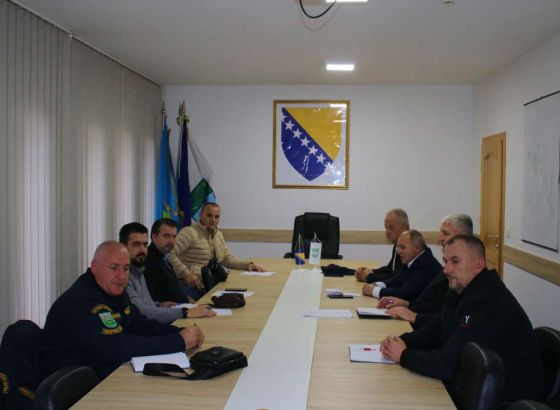 Radna grupa za rješavanje pasa lutalica za Kalesiju, Sapnu i Živinice -  Osnovati azila za pse