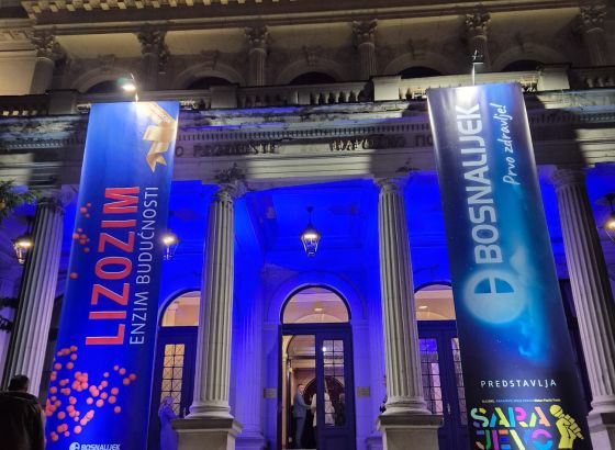 U Narodnom pozorištu održana promocija knjige “Lizozim – enzim budućnosti”, večer za pamćenje uz mjuzikl Sarajevo moje drago