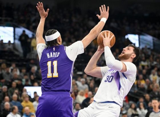 Dobra partija Jusufa Nurkića u porazu Jazza od Lakersa