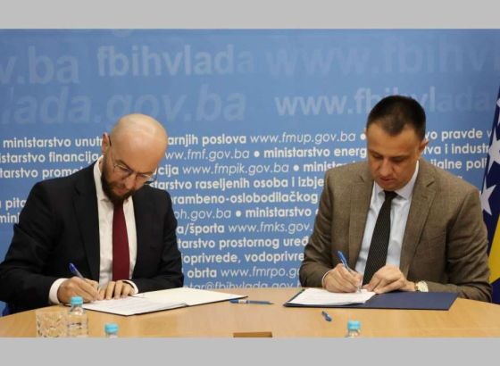 Lakić potpisao ugovore za dodjelu skoro dva miliona KM za uvezivanje radnog staža za 153 radnika