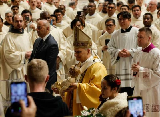 Papa pozvao na mir i suosjećanje u prvoj božićnoj misi
