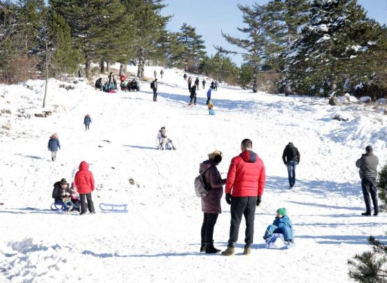 Narednih dana sunčano uz umjerenu oblačnost, dnevna temperatura od minus 4 do 12 stepeni