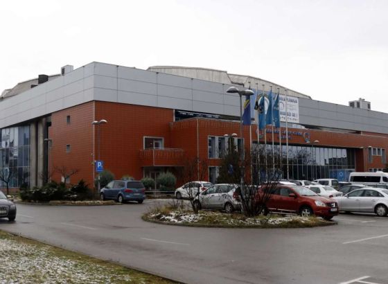 Sindikat JP Olimpijski bazen Otoka upozorio da preduzeće posluje bez zakonitog zastupnika