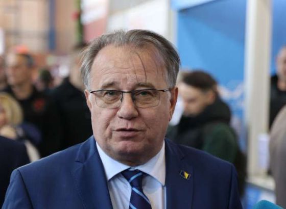 Nikšić čestitao Božić pravoslavnim vjernicima: Božić simbolizira rođenje nade