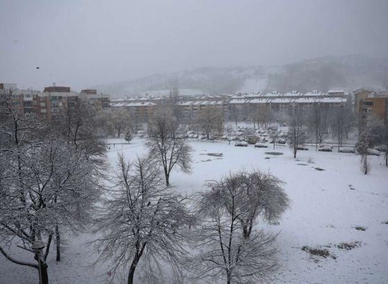 Jutros je u našoj zemlji oblačno vrijeme sa kišom i snijegom u Bosni.