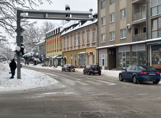 Bihać jutros prohodan, ceste i trotoari na većini lokaciji očišćeni