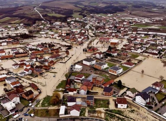 Kosovo: Nastava odgođena do 12. siječnja, u Đakovici evakuirao preko 20 obitelji