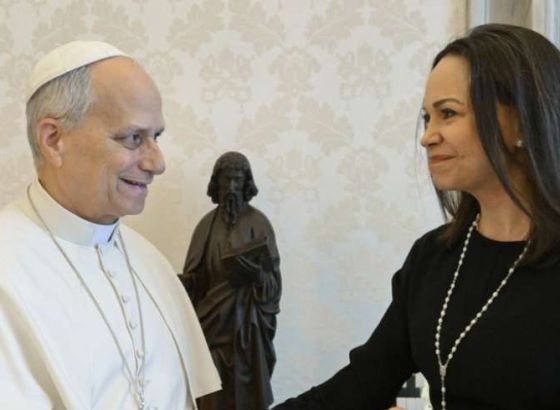 Papa Lav primio nobelovku Corinu Machado