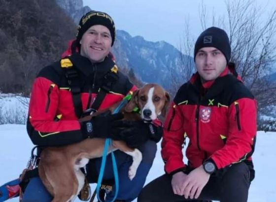 Pripadnici GSS-a Jablanica spasili lovačkog psa zaglavljenog u stijenama