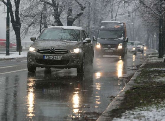 Ledena kiša i magla otežava saobraćaj na širem području Livna i Tomislavgrada