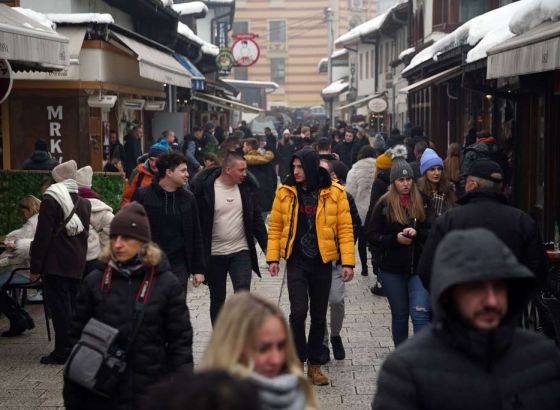 Narednih dana oblačno sa slabom kišom i snijegom na vrhu planina, temperatura na jugu do 12 stepeni
