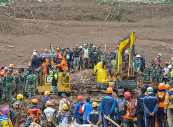 Potraga za 32 osobe nestale u klizištu u Indoneziji otežana zbog kiše
