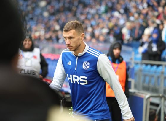 Edin Džeko nije najbolje plaćeni nogometaš Schalkea